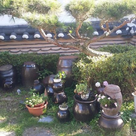 Yeonwoodang Guesthouse Jeonju Eksteriør billede