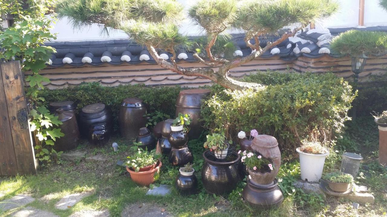Yeonwoodang Guesthouse Jeonju Eksteriør billede